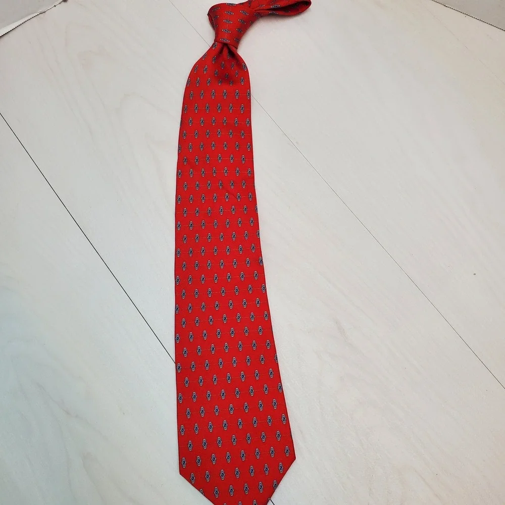 Arrow Mens Red Silk Geometric Medallion Pattern Classic Necktie Power Tie Preppy